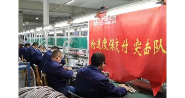 【不負(fù)春光 奮力敢超】紡電公司：“突擊隊(duì)”投身生產(chǎn)一線打響攻堅(jiān)戰(zhàn)