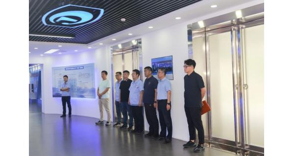 新疆前海集團領導一行調(diào)研長嶺紡織機電產(chǎn)業(yè)丨攜手合作再譜項目建設新篇章